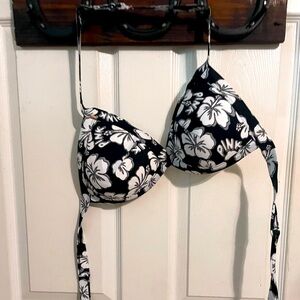 Victoria Secret/Pink bathing suit top. XL.